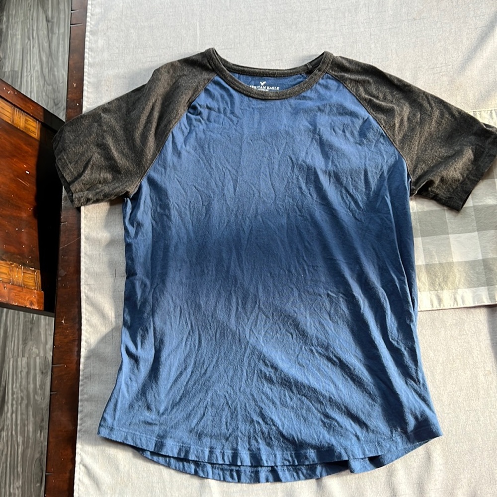 American Eagle blue & gray shirt. Size large.